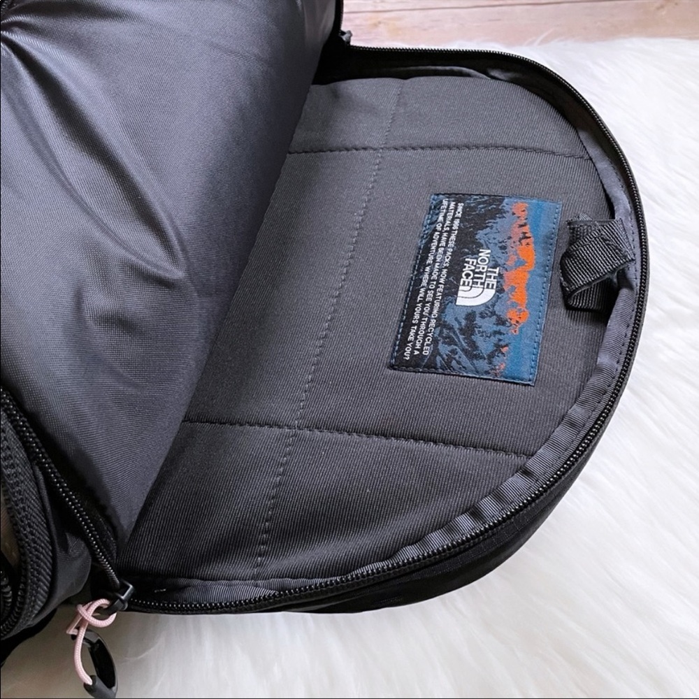 The North Face Women’s Borealis 27 Liter Backpack - Picture 10 of 10